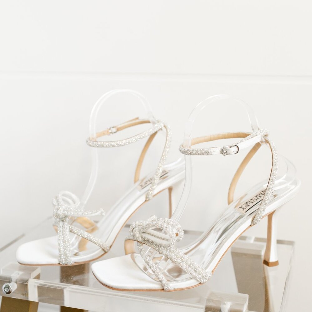 Badgley Mischka Effie White Satin Heels 8.5 Bow Women's Ankle Strap Sandal - Picture 13 of 16
